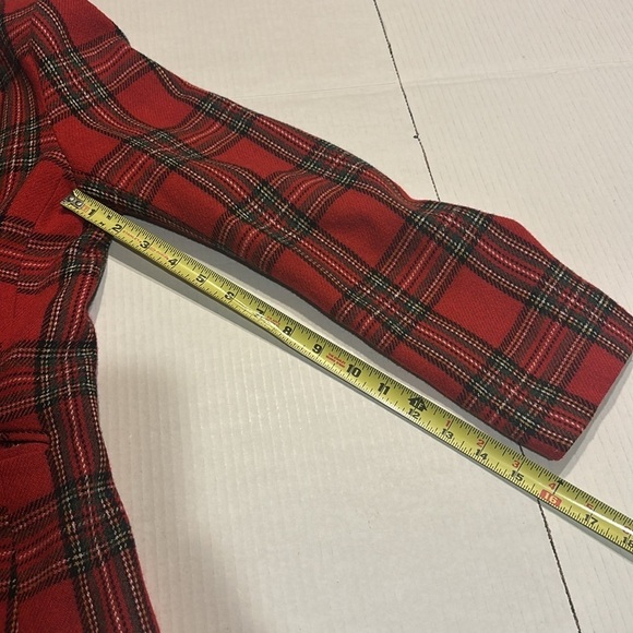 Adoria wool mix red green black plaid jacket with front pockets and 2 button up - Picture 3 of 10